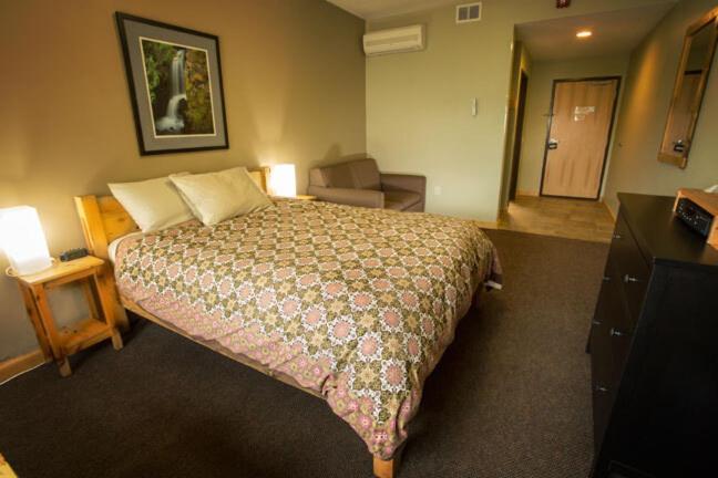 Ely Adventure Inn מראה חיצוני תמונה